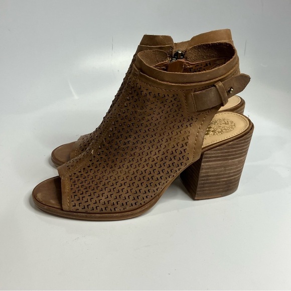 Vince Camuto leather peep toe heels size 6.5 - Picture 2 of 7